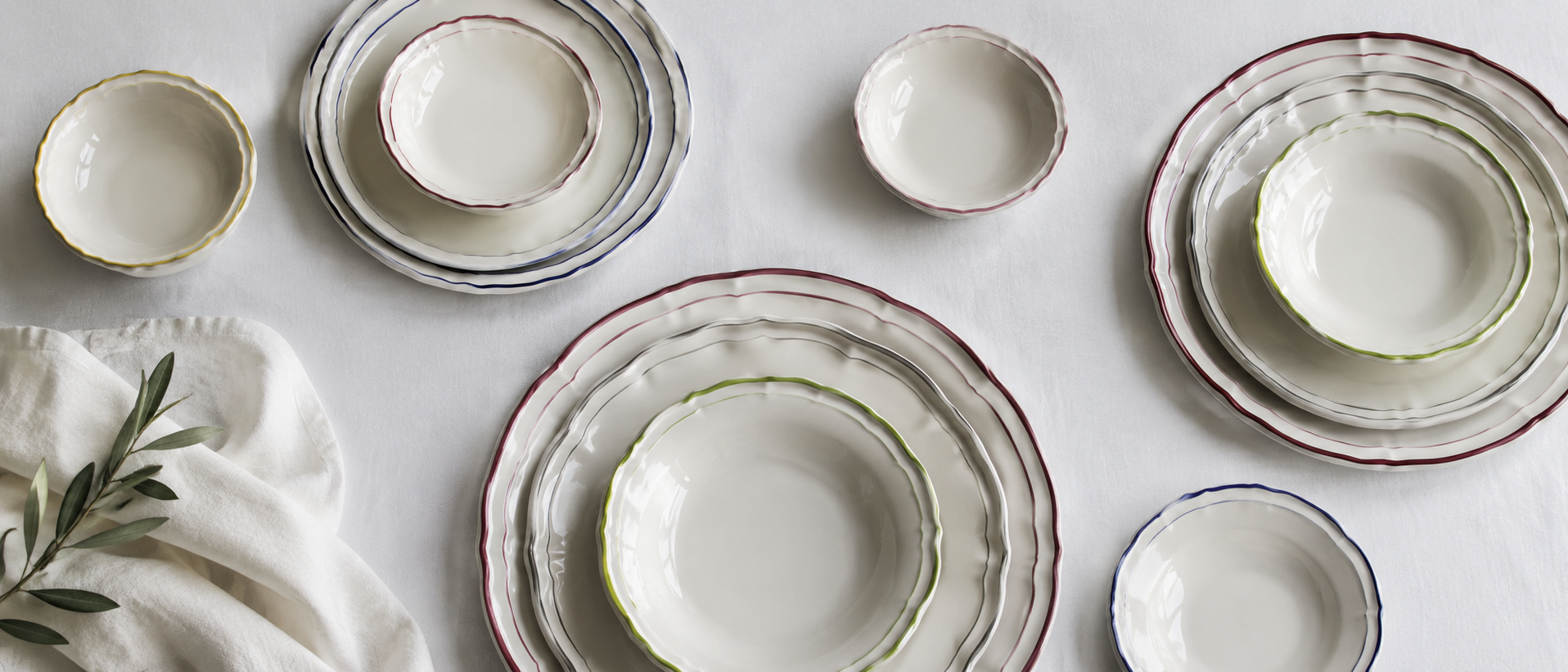 Tableware sets for everyday dining